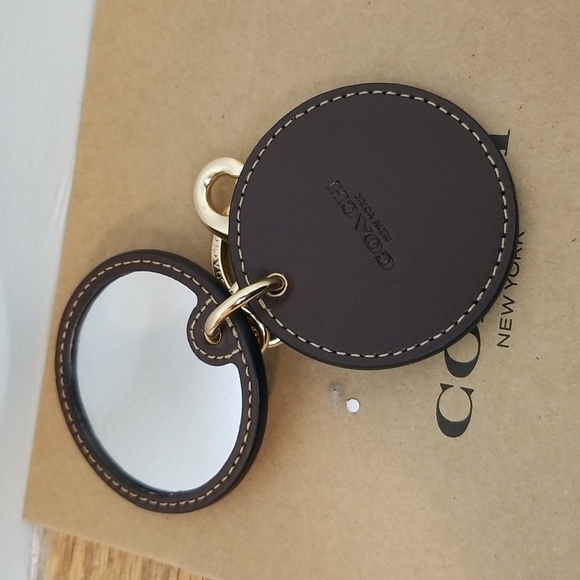 COACH SIGNATURE MIRROR KEY CHAIN - Picture 3 of 3